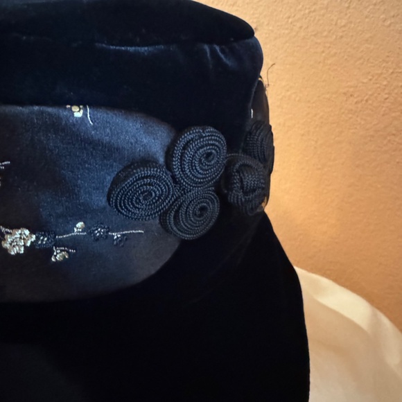 Vintage Downton Abbey Style Isabella Fiore Velvet Hat/Cloche main image 11